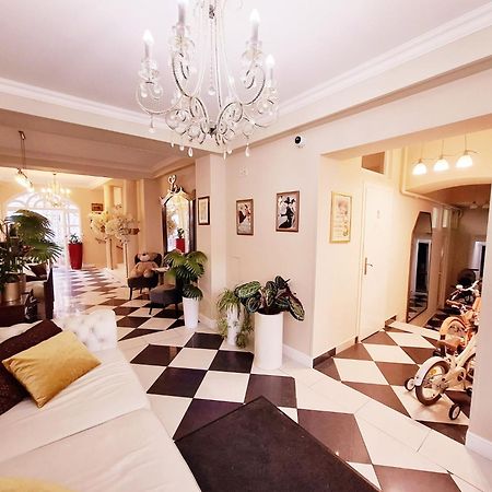 Hotel Livadic Самобор Экстерьер фото