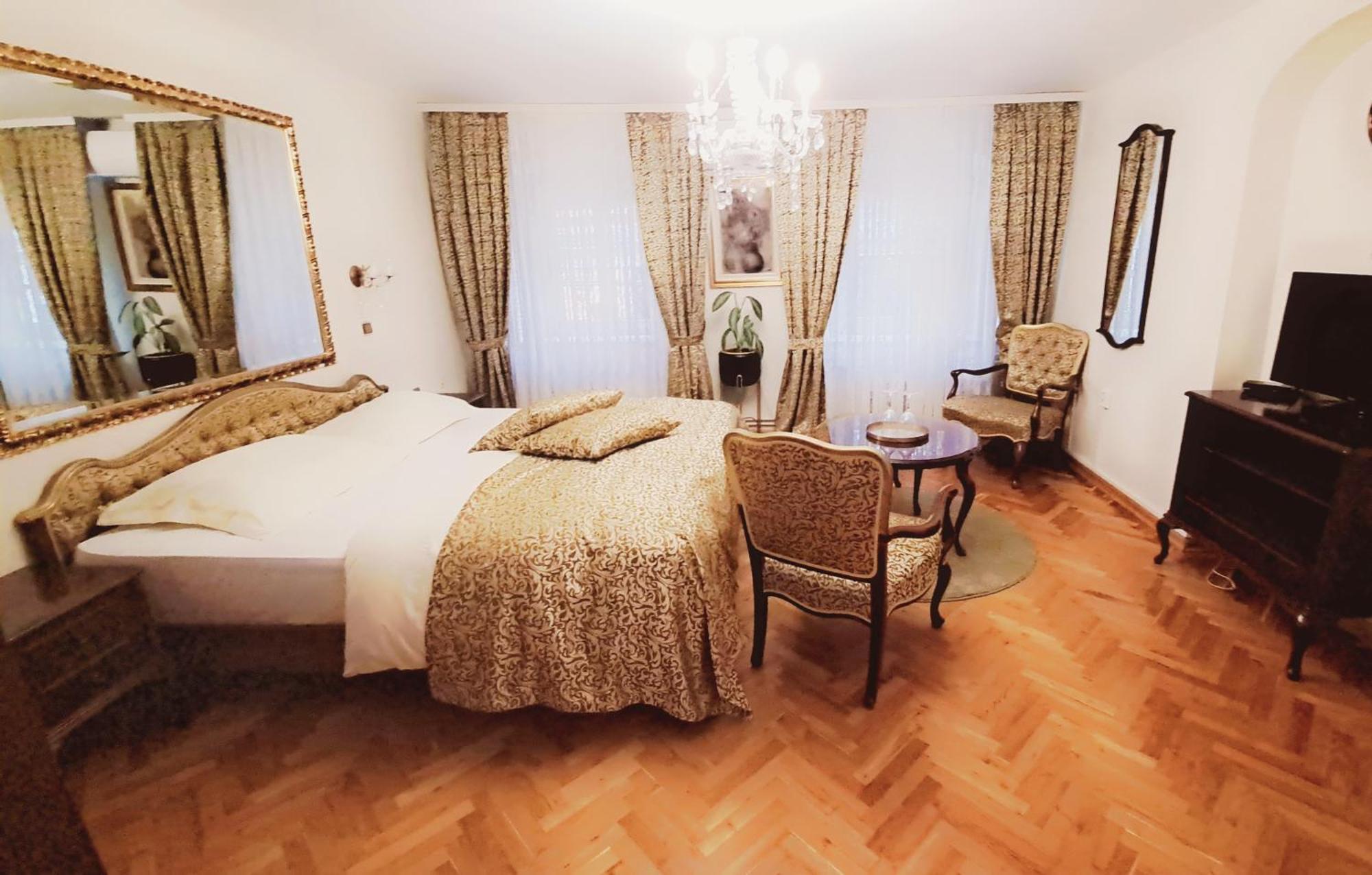 Hotel Livadic Самобор Экстерьер фото