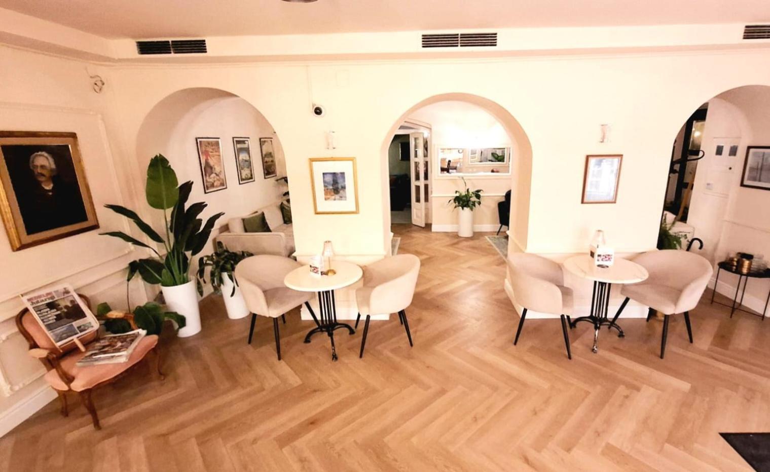 Hotel Livadic Самобор Экстерьер фото