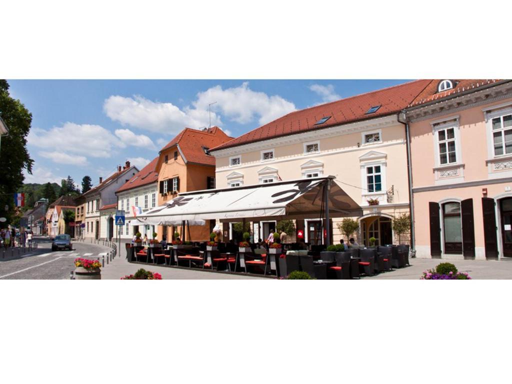 Hotel Livadic Самобор Экстерьер фото